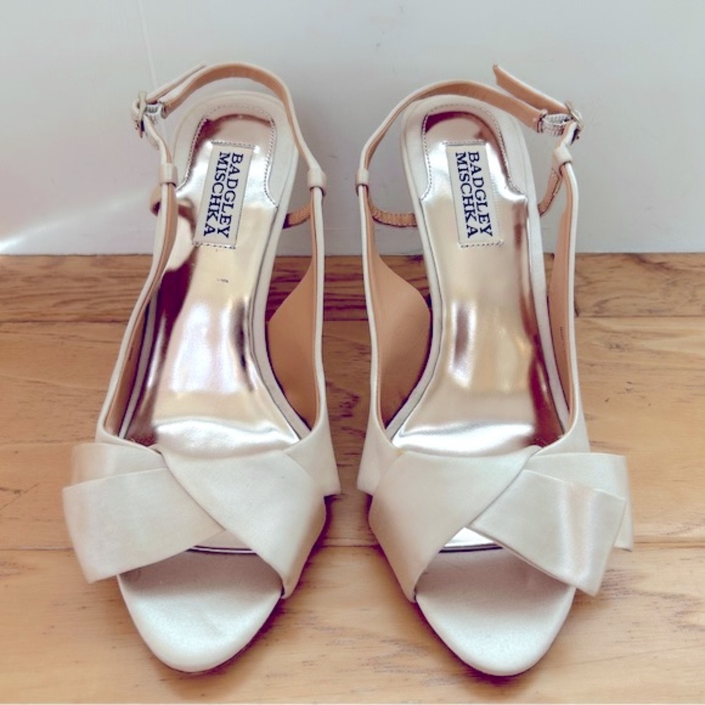Badgley Mischka Beige Satin Pump 7 1/2 Wedding Formal Special Occasion Evening - Picture 6 of 6